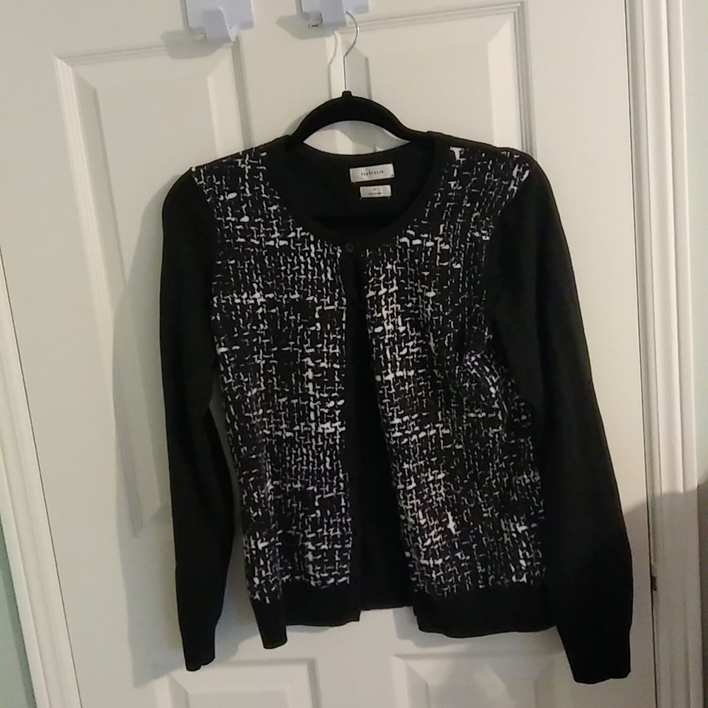 Cardigan. Black and white pattern. Van Heusen. Size medium